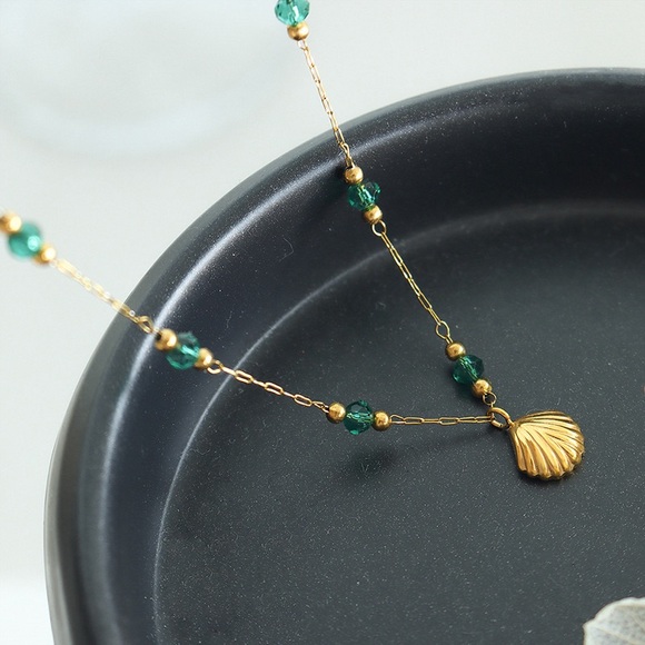 18K Gold Shell Necklace*Ocean Inspired Jewelry*Waterproof*Sweatproof* - Picture 2 of 5